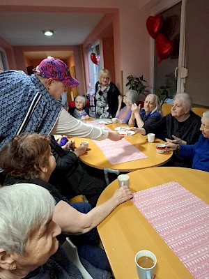 img-6abfbfae8399b444a5b4120f8fa1e878-v.jpg